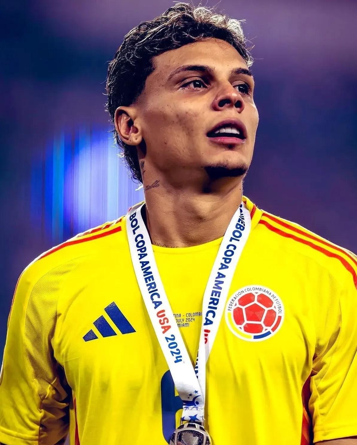 包含今夜突围战来临，曼联围绕NBA季后赛队长鼓劲，话题不断，赛季目标并未改变的词条